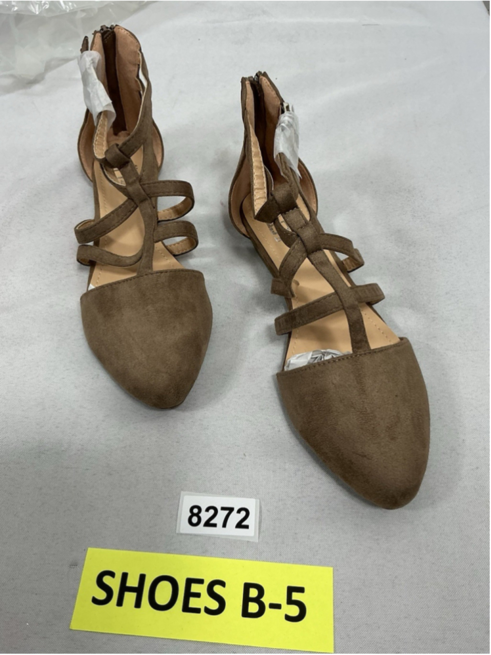 Womans New Betani Abela Dressy Strappy Ballet Flats Size 7.5 Taupe Back Zip